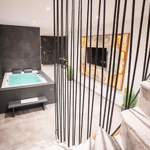 Private & Garden Alpi Apartment